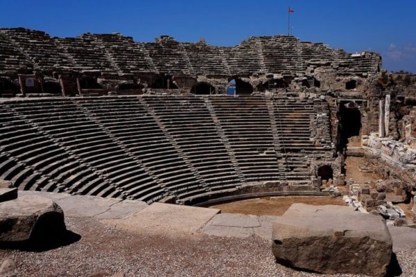 Amfiteatr v Side. Turcziya e1584984030604