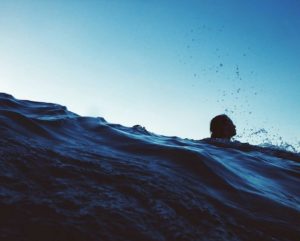 Если волна уносит в море, первое правило - не паникуйте / что делать если волна уносит в море /ketvilz.ru
