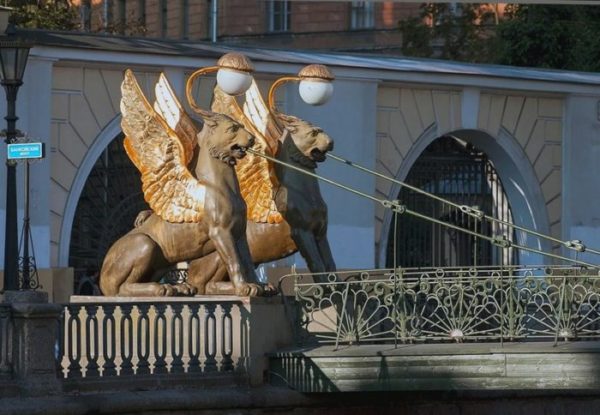 Банковский мост, грифоны / где в Санкт-Петеррбурге можно загадать желание / ketvilz.ru